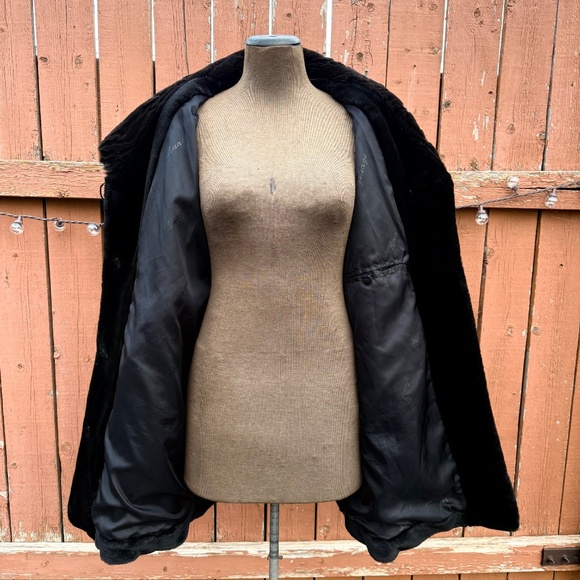 Stunning Luxe Vintage Black Faux Fur Swing Coat - Picture 6 of 16